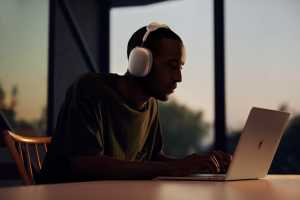 Apple’s AirPods Max are ridiculously overpriced, even if they deliver audiophile quality sound