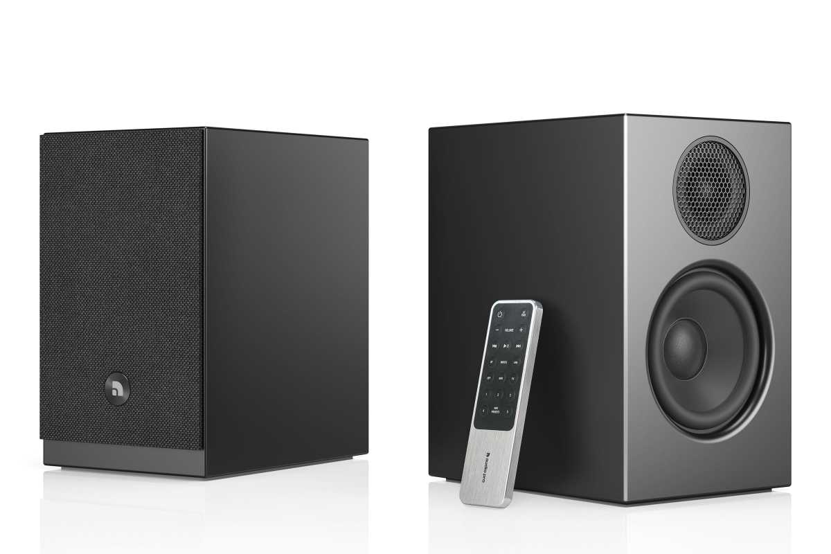 Photo of speakers with grilles attached or removed