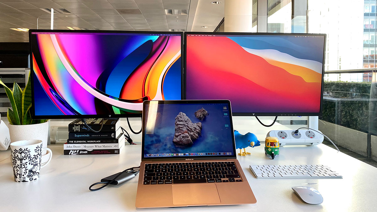 Hyperdrive Dual 4K HDMI Adapter &ndash; one 4K display at 60Hz, one 4K display at 30Hz